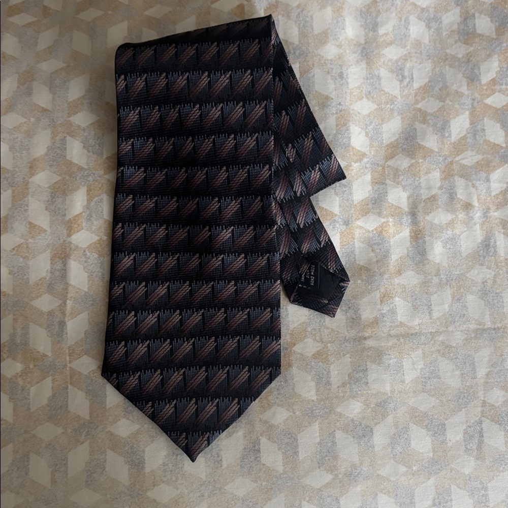 Kenneth Cole New York handmade silk tie!